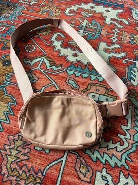 LULULEMON Belt Bag